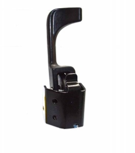 Замок капота левый FLC, A17-12658-002